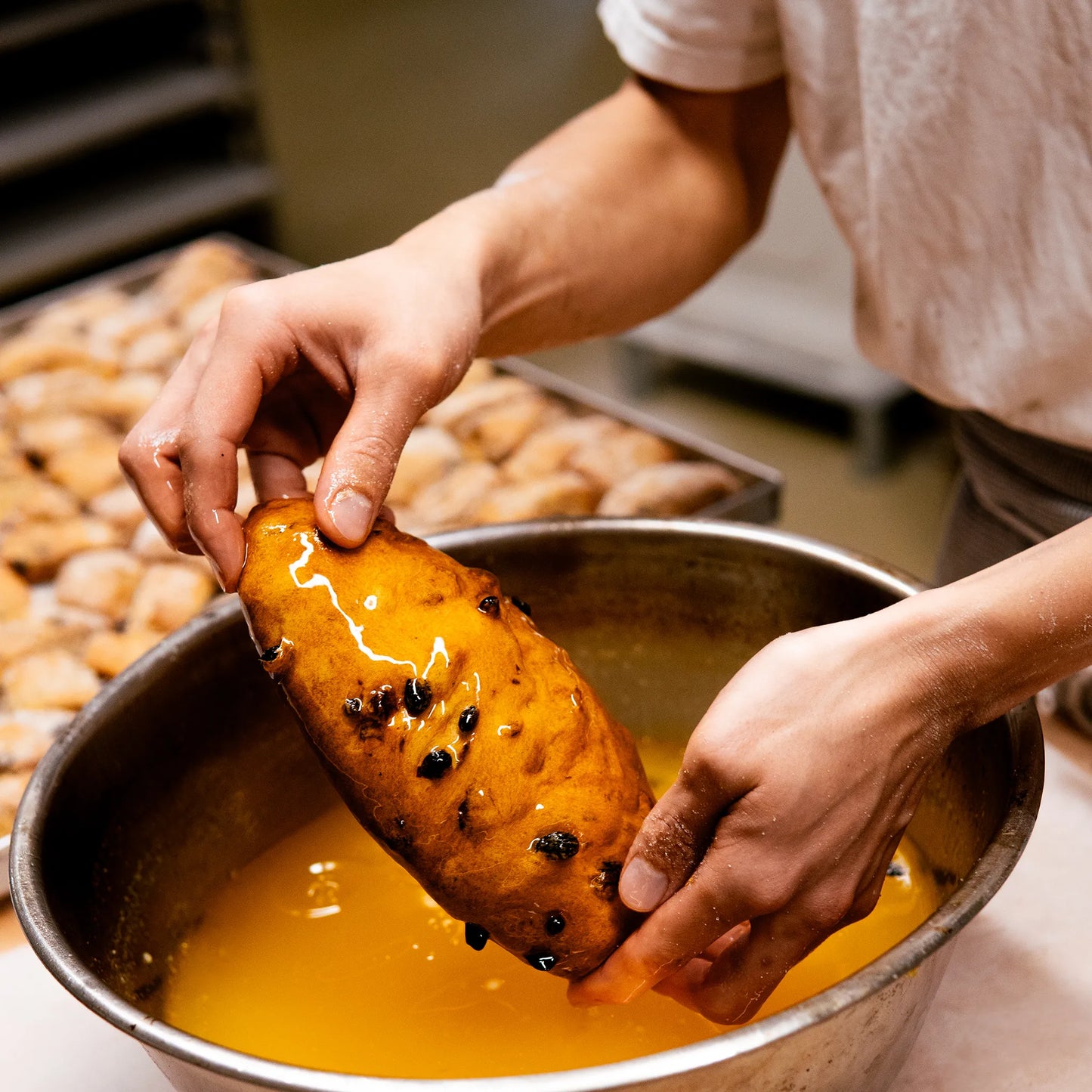 Frisch gebackener Weihnachtsstollen im Bad